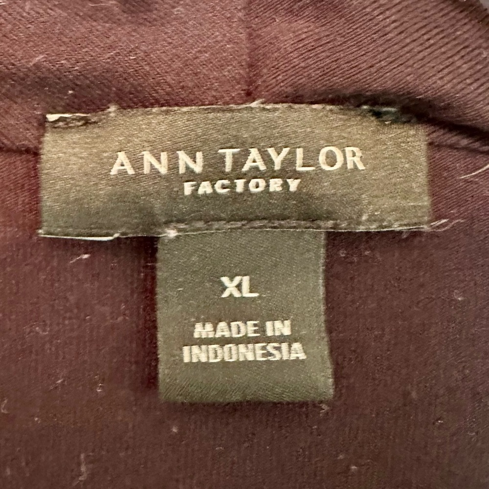 Ann Taylor - Stunning Black Swoop Neck Tank - Brand new condition! - Picture 4 of 4